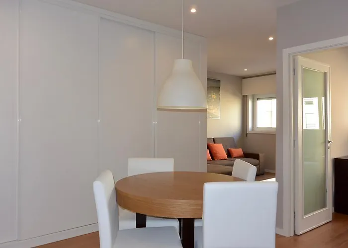 Julio Dinis Flat, By Flat In Porto