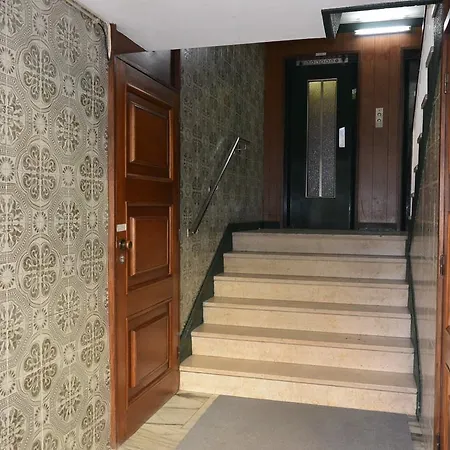 Julio Dinis Flat, By Flat In Appartamento