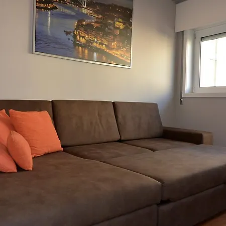 Julio Dinis Flat
